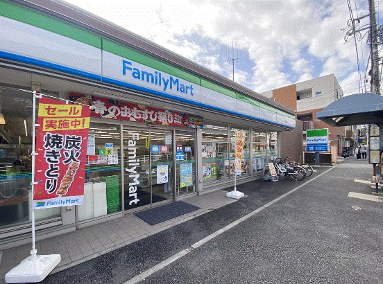 コンビニ　ファミリーマート港北師岡町店（コンビニ）まで142m