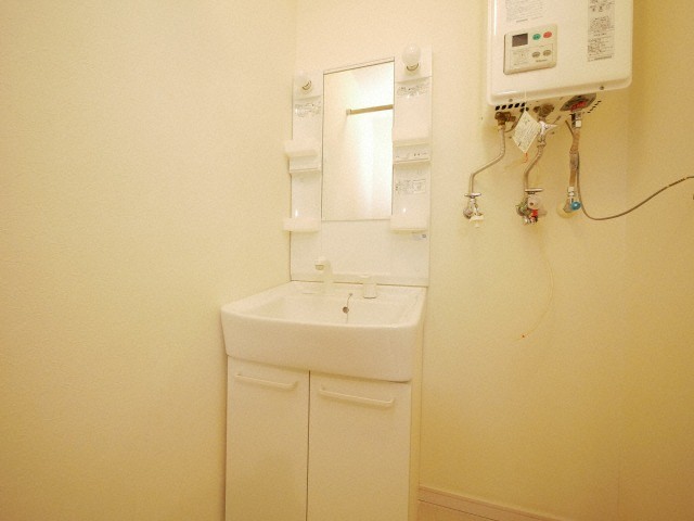 洗面設備　シャワードレッサー付きです！