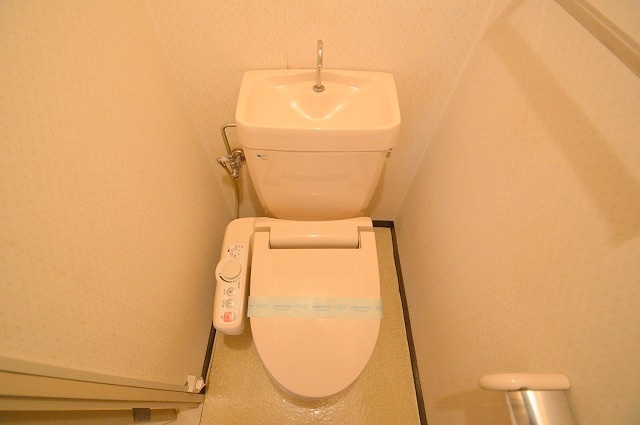 トイレ　清潔感溢れるトイレ