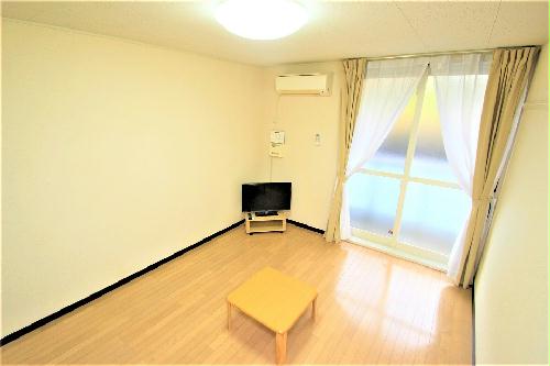 居室・リビング　1Fフローリング、2F絨毯になります