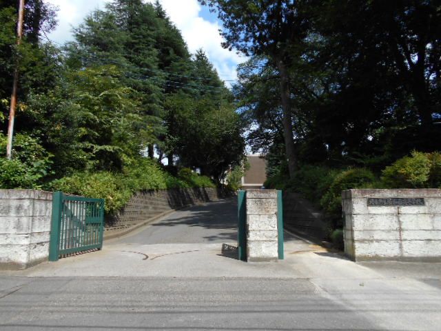 高校・高専　埼玉県立浦和西高校（高校・高専）まで749m