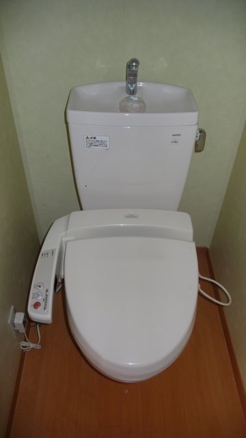 トイレ　温水洗浄便座付トイレ