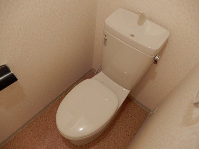 【エクセルコート高槻II号館のトイレ】