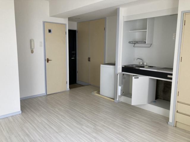 居室・リビング　同物件別室です