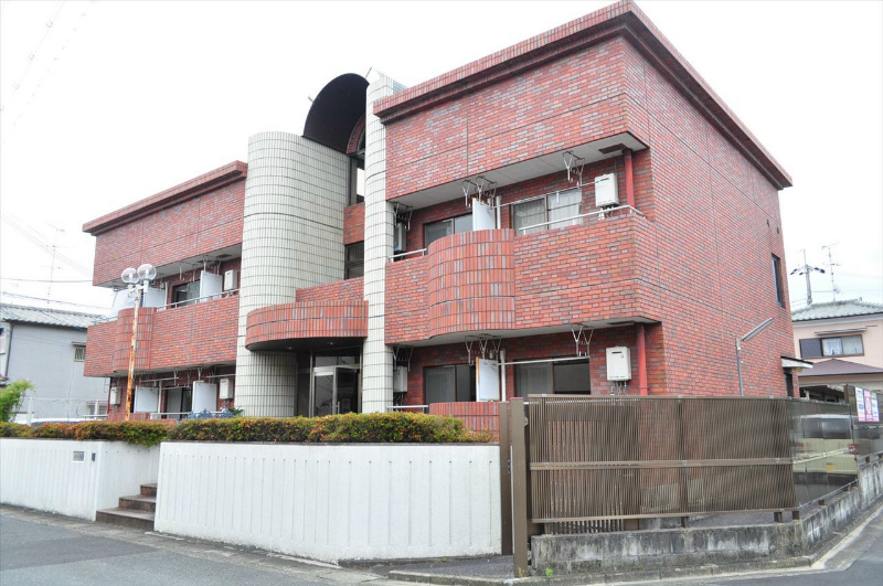 京田辺市草内山科のマンションの建物外観