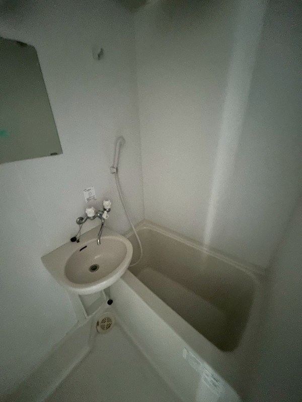 バス・シャワールーム　※別部屋お写真