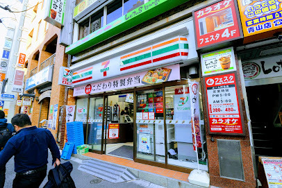 コンビニ　セブン－イレブン外苑前駅前店（コンビニ）まで544m