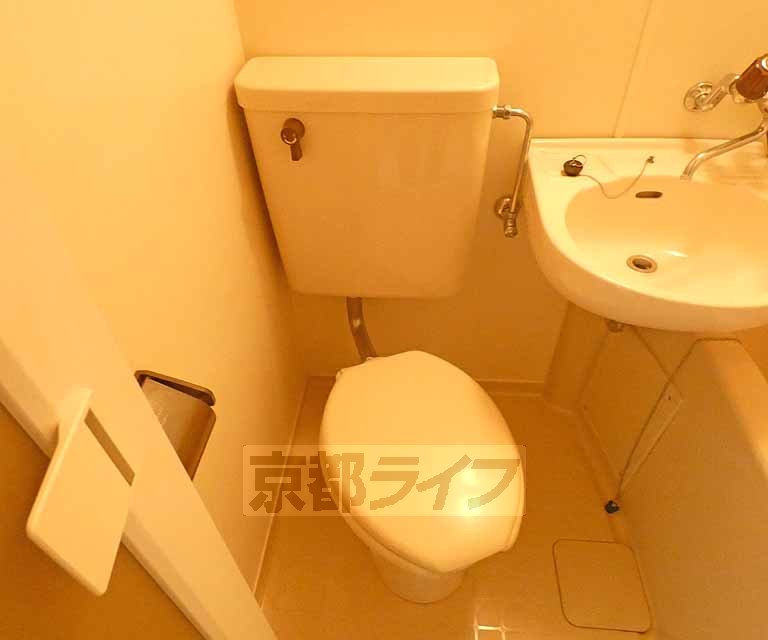 【京都市北区等持院中町のマンションのトイレ】