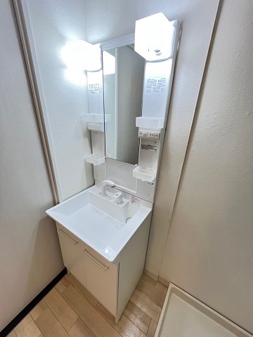 洗面設備　スペースが確保できる洗面所です