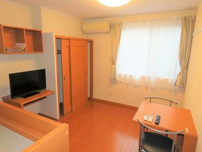 居室・リビング　ハイベッドタイプのお部屋です