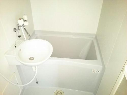 バス・シャワールーム　バス・トイレ別です。