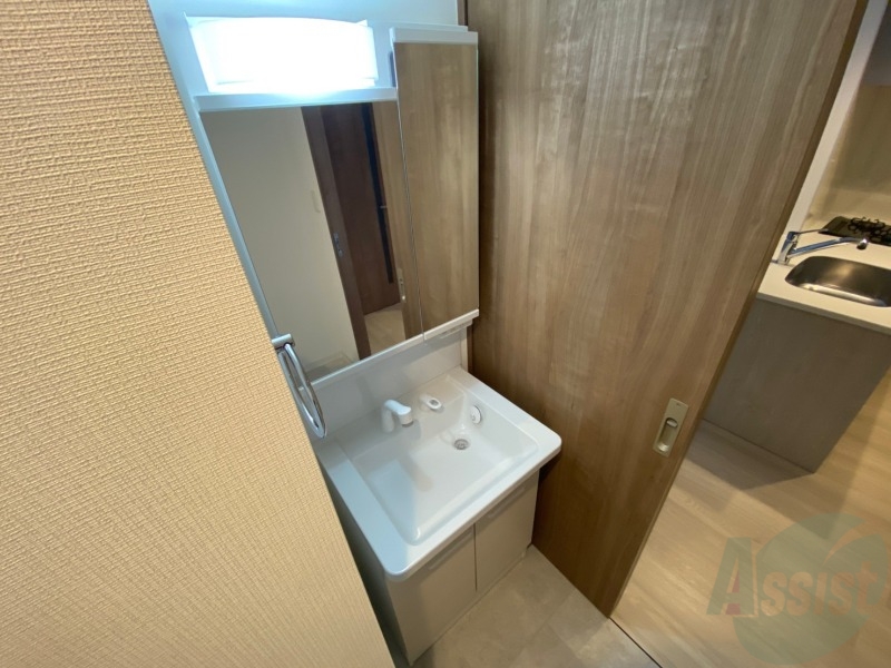 洗面設備　こちらに洗面台があります。朝の洗顔はこちらで。