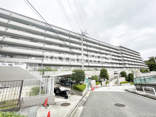 横浜市南区蒔田町のマンションの建物外観