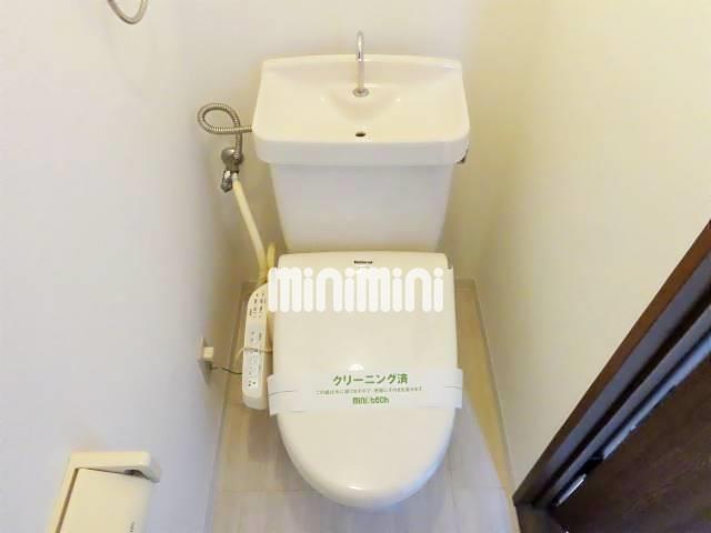 トイレ　ウォシュレット完備のトイレです。