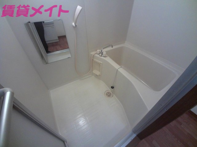 バス・シャワールーム　同タイプの部屋写真です。