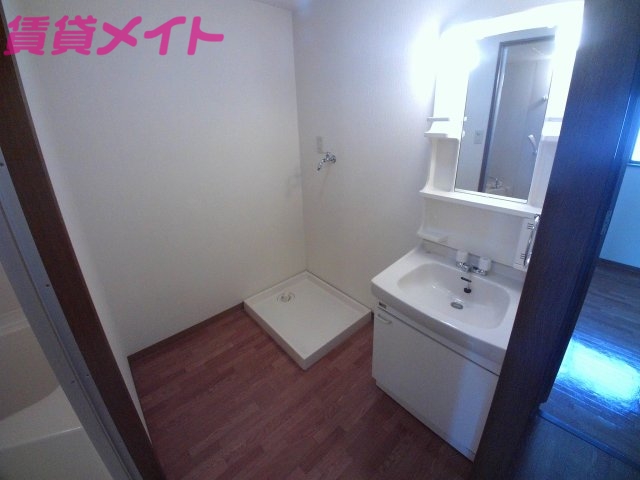 洗面設備　同タイプの部屋写真です。