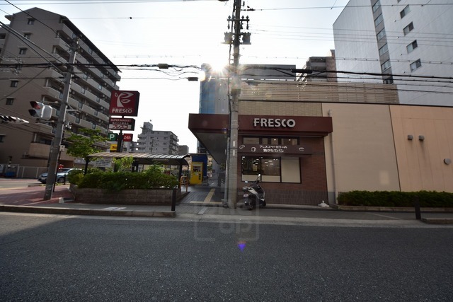 スーパー　FRESCO　江坂店（スーパー）まで881m