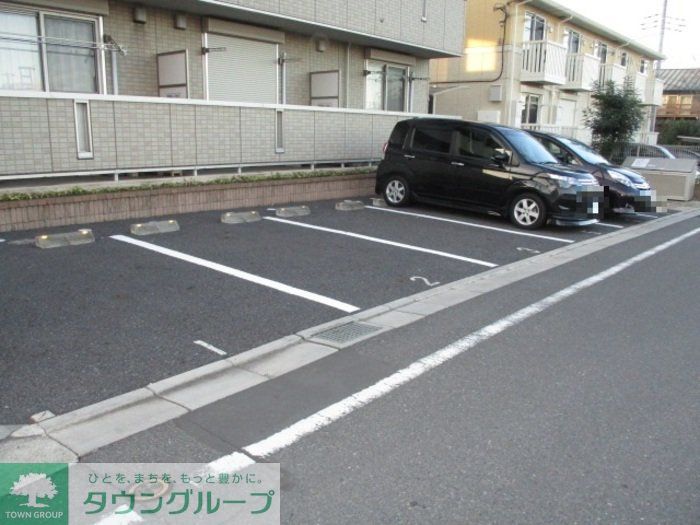 【鎌ケ谷市新鎌ケ谷のアパートの駐車場】