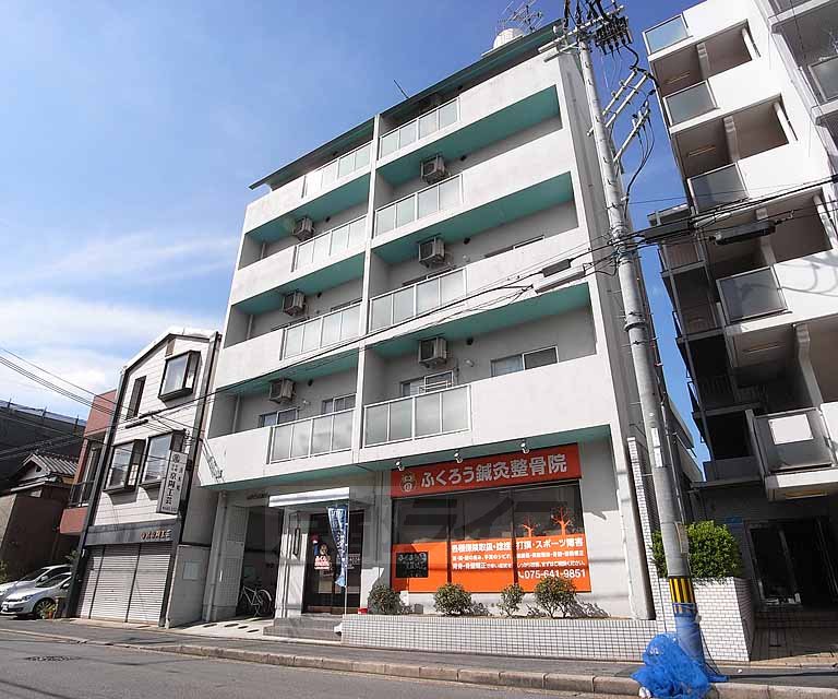 京都市伏見区深草西浦町１丁目のマンションの建物外観