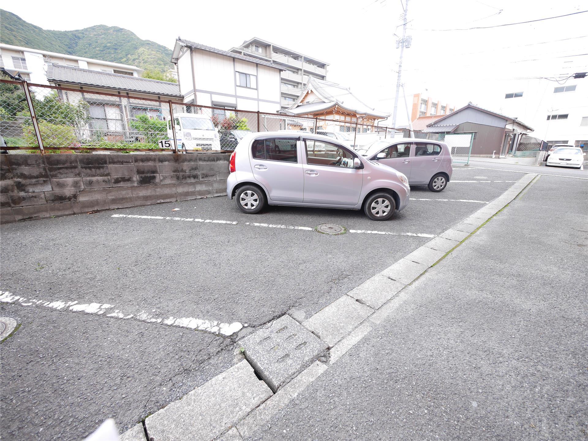 【オアシス安部山公園の駐車場】