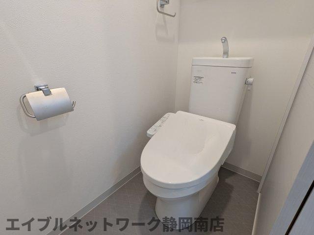 トイレ　清潔感のあるトイレです