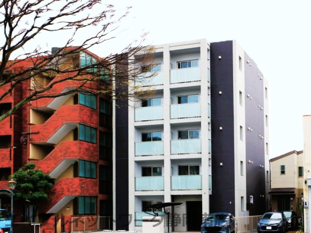 建物外観　建築中