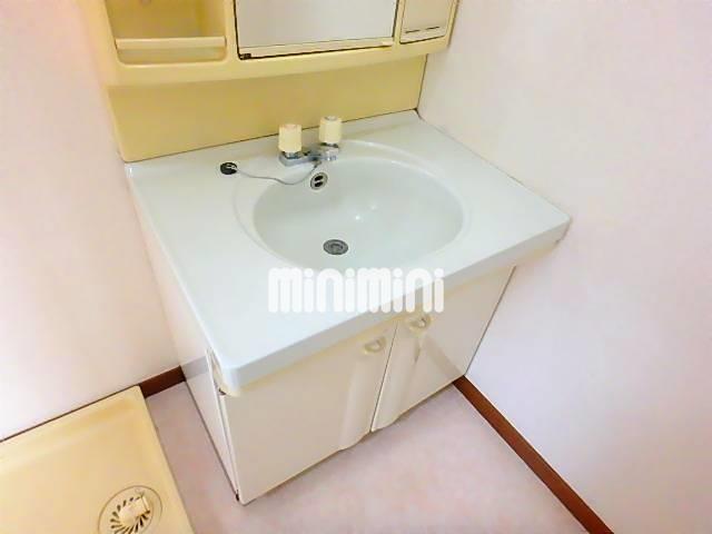 洗面設備　忙しい朝に嬉しい洗面化粧台です。