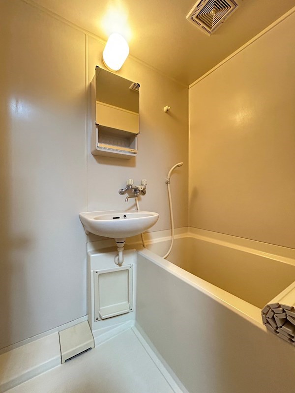 バス・シャワールーム　バストイレ別