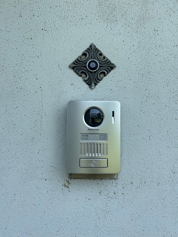 セキュリティ　モニター付きインターホン