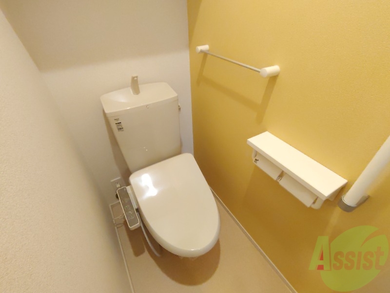 トイレ　ウォシュレット付きのトイレです。シャワートイレは日本の宝。