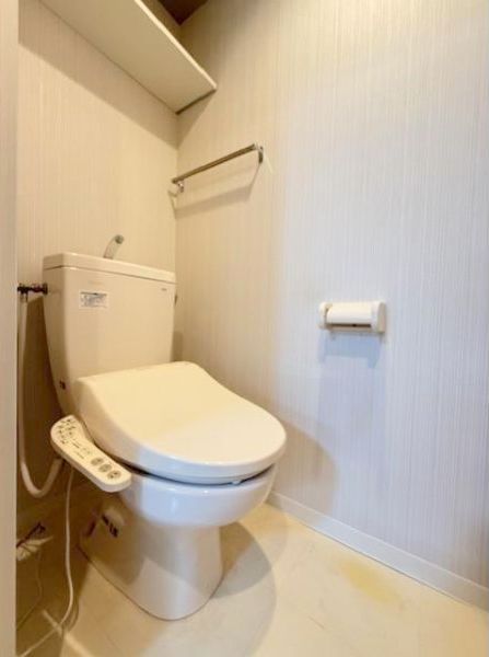 トイレ　清潔感のあるウォシュレット付きのトイレです♪