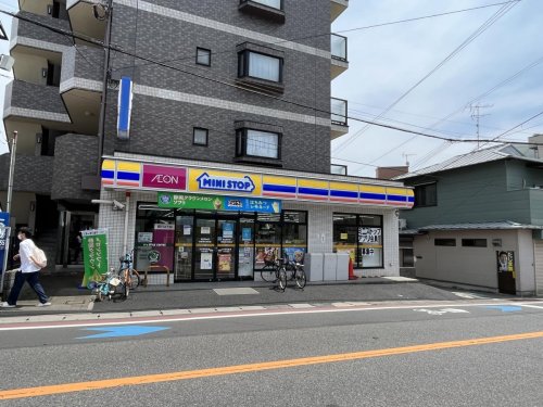 コンビニ　ミニストップ 京成稲毛駅前店（コンビニ）まで582m