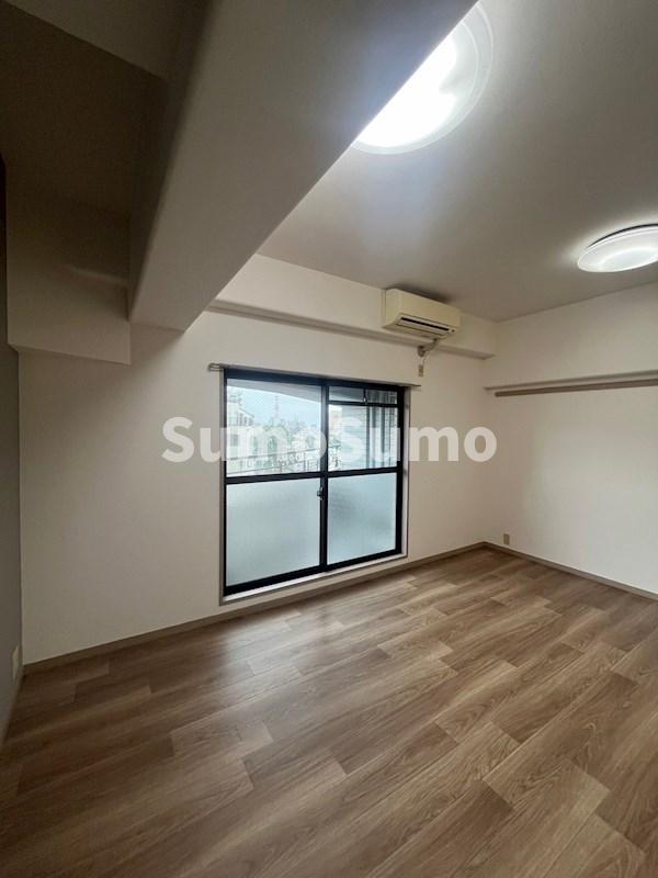 その他部屋・スペース　広くて明るい寝室