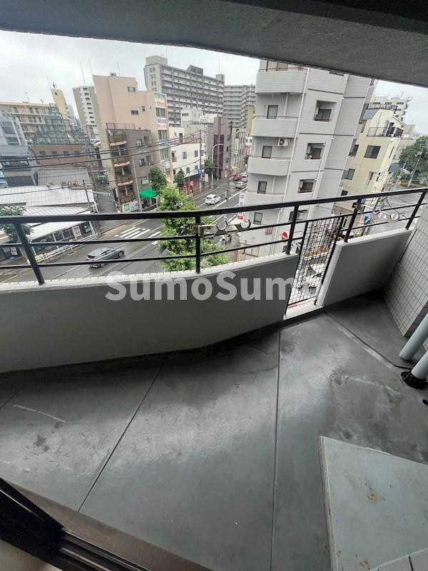 バルコニー　広々としたバルコニーです