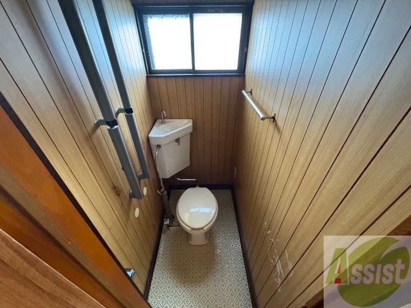 トイレ　こちらはトイレです。清潔感があり、安心して使用できます。