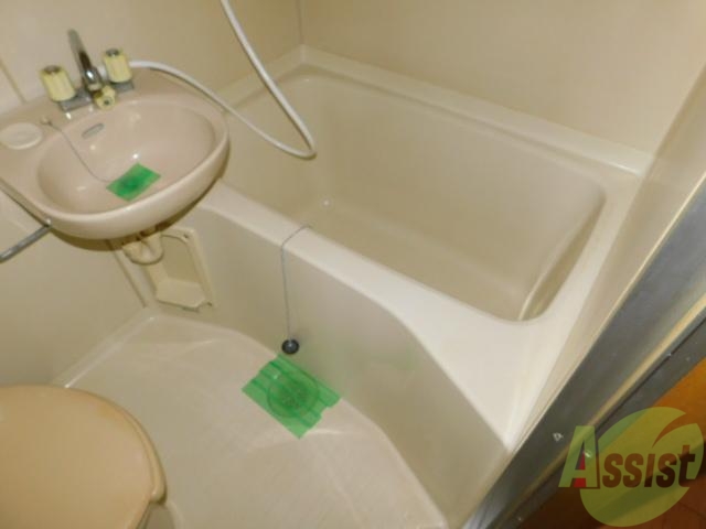 バス・シャワールーム　広い寝室です