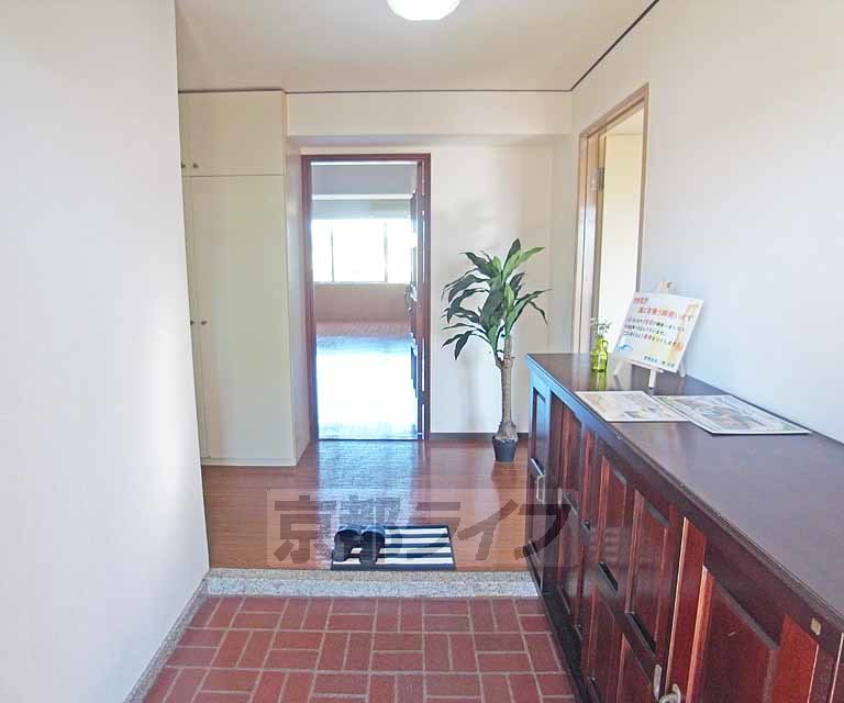 その他部屋・スペース　明るい廊下です