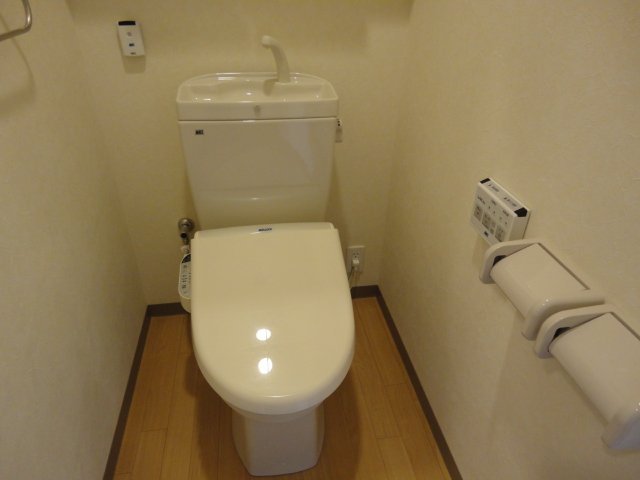 トイレ　シャワー付トイレ