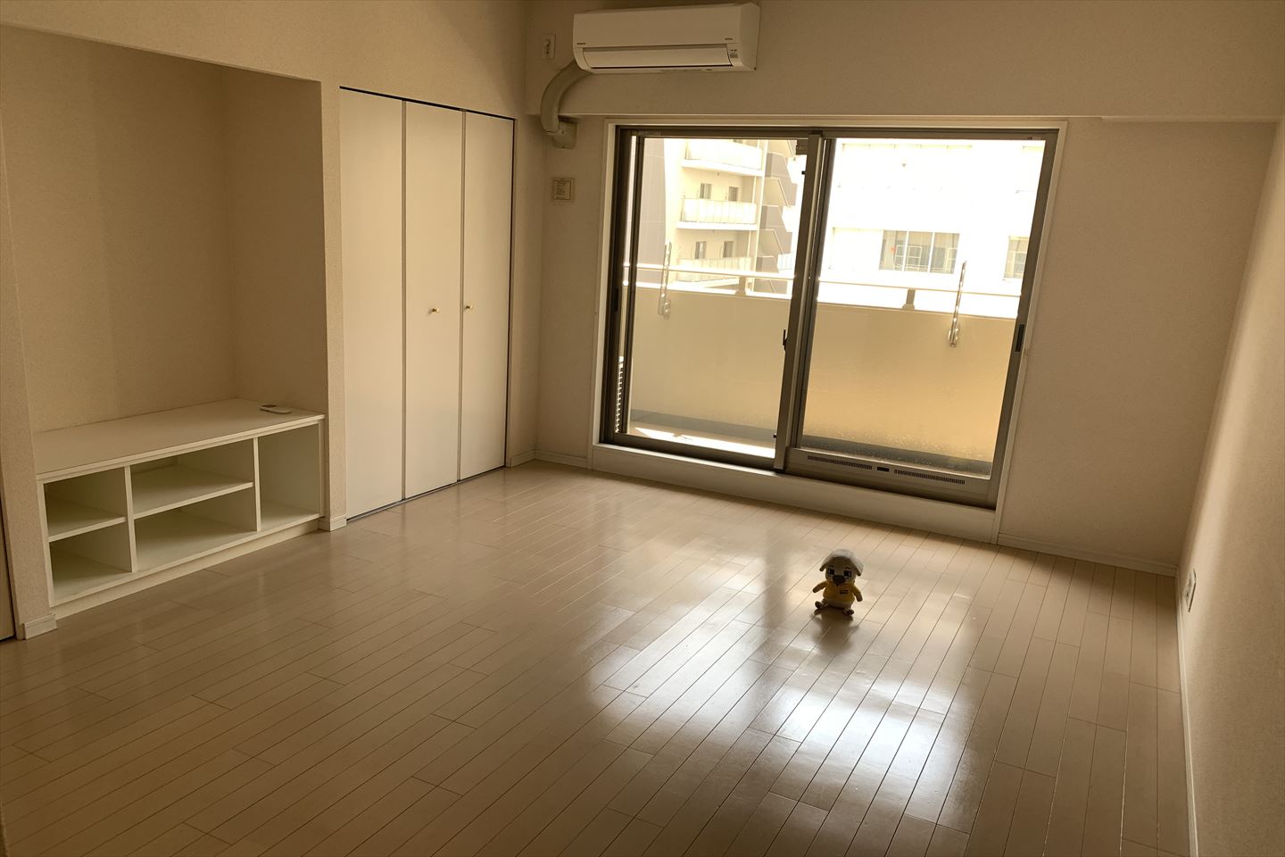 居室・リビング　同マンション別室の写真です☆