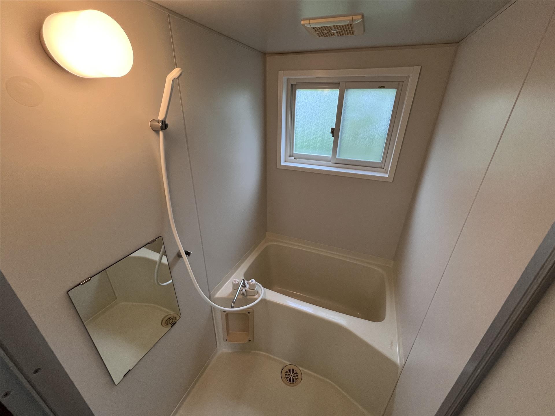 バス・シャワールーム　バス