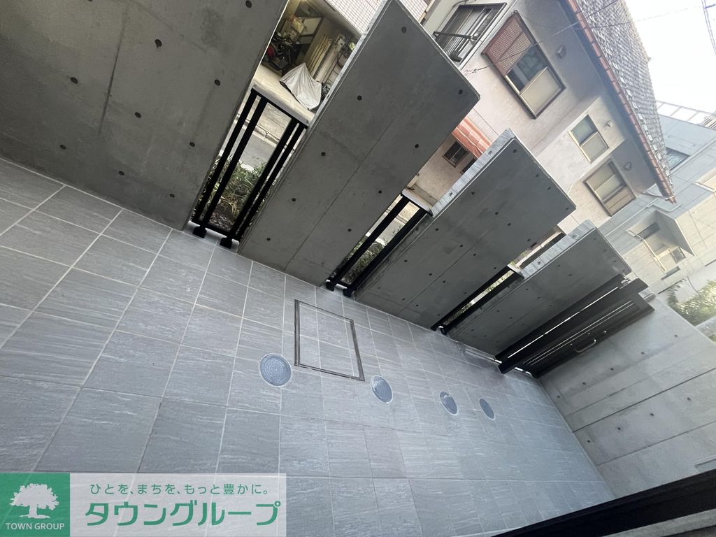 バルコニー　駐車場