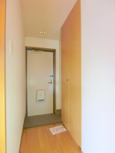 玄関　写真は別のお部屋のイメージです　現況優先