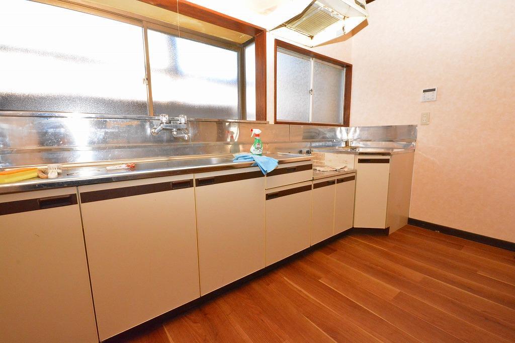 【相生町1丁目足中戸建のキッチン】