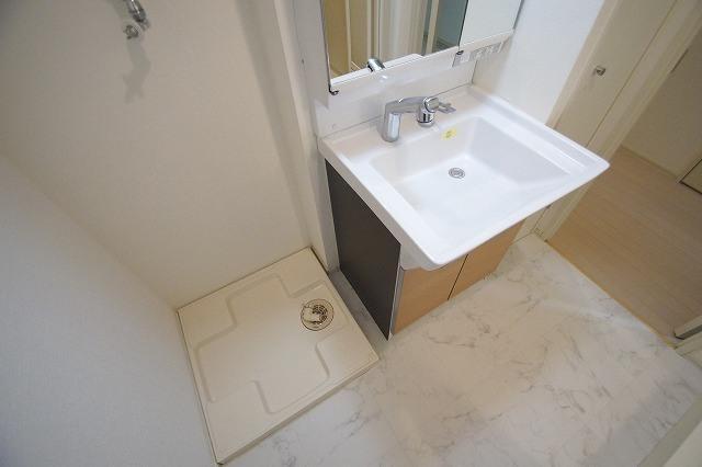 洗面設備　スペースが確保できる洗面所です