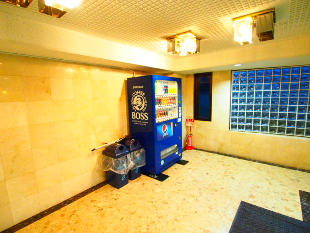 ロビー　1階に自販機があります★