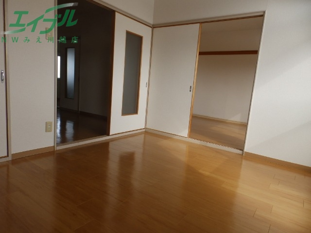 居室・リビング　別部屋参考写真です