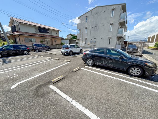 駐車場　駐車スペースもあります☆
