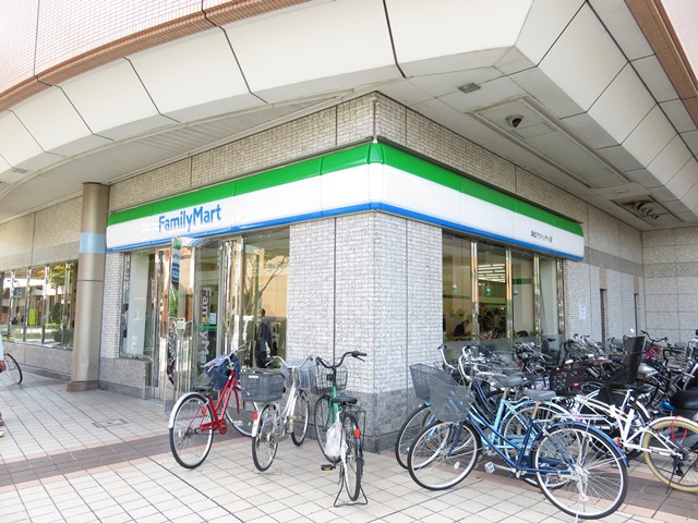 コンビニ　ファミリーマート（コンビニ）まで245m