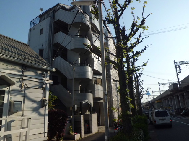 建物外観　外観は落ち着いています