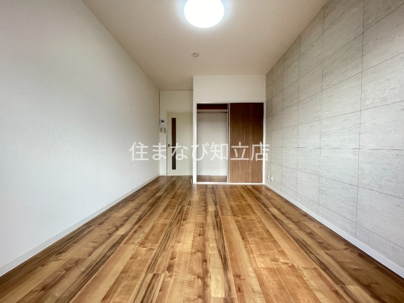 居室・リビング　清掃前　同型別部屋写真